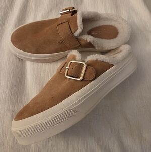 J/Slides NYC Suede Sherpa Lined Platform Mule Size 7 Tan Buckle